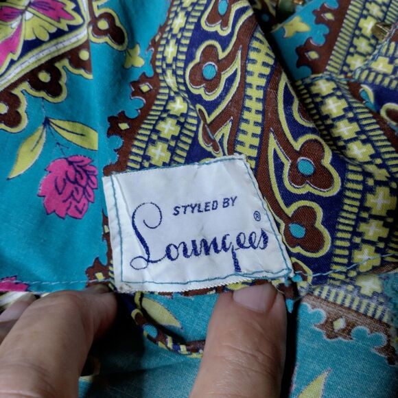 Styled by Loungees 50's wrap dress geometric & flower design small side buttons - Picture 8 of 8